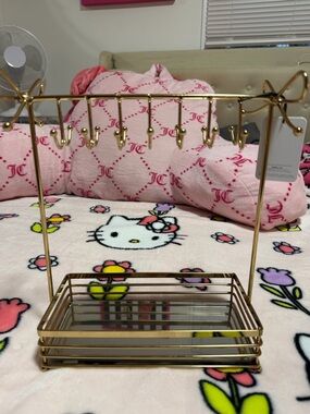 Gold Jewelry/Bag Charm Stand Organizer